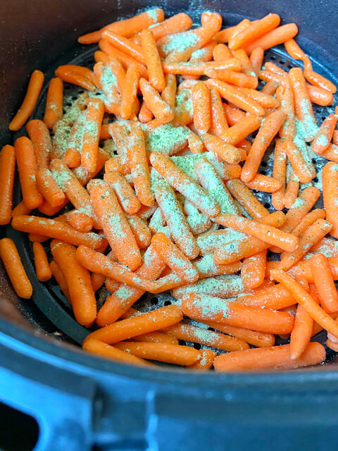 carrots in the air fryer with ranch seasoning mix on top