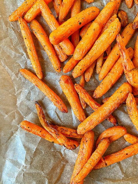 close up of air fryer ranch carrots 