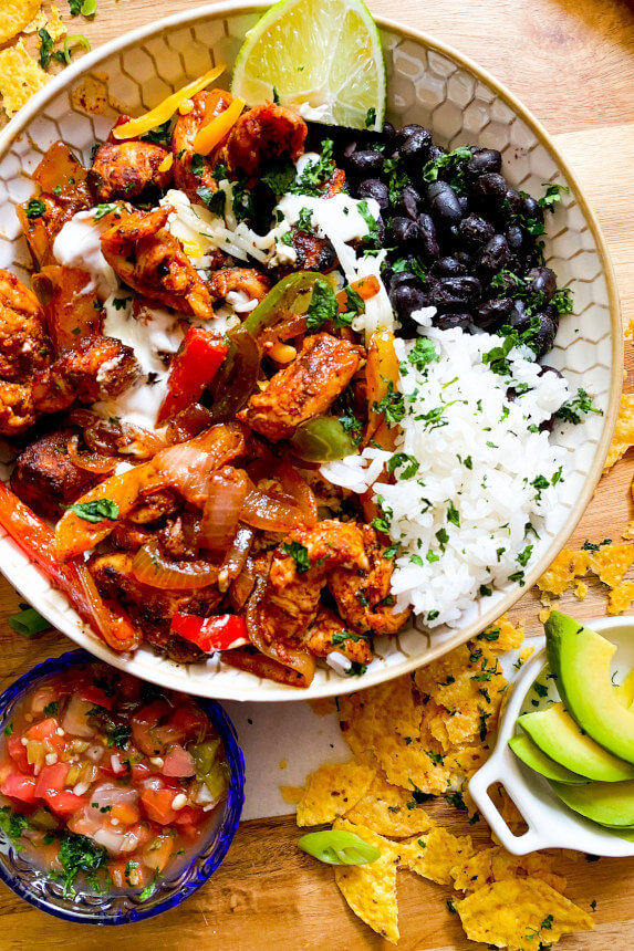 Chicken Fajita Bowl - The Skinnyish Dish